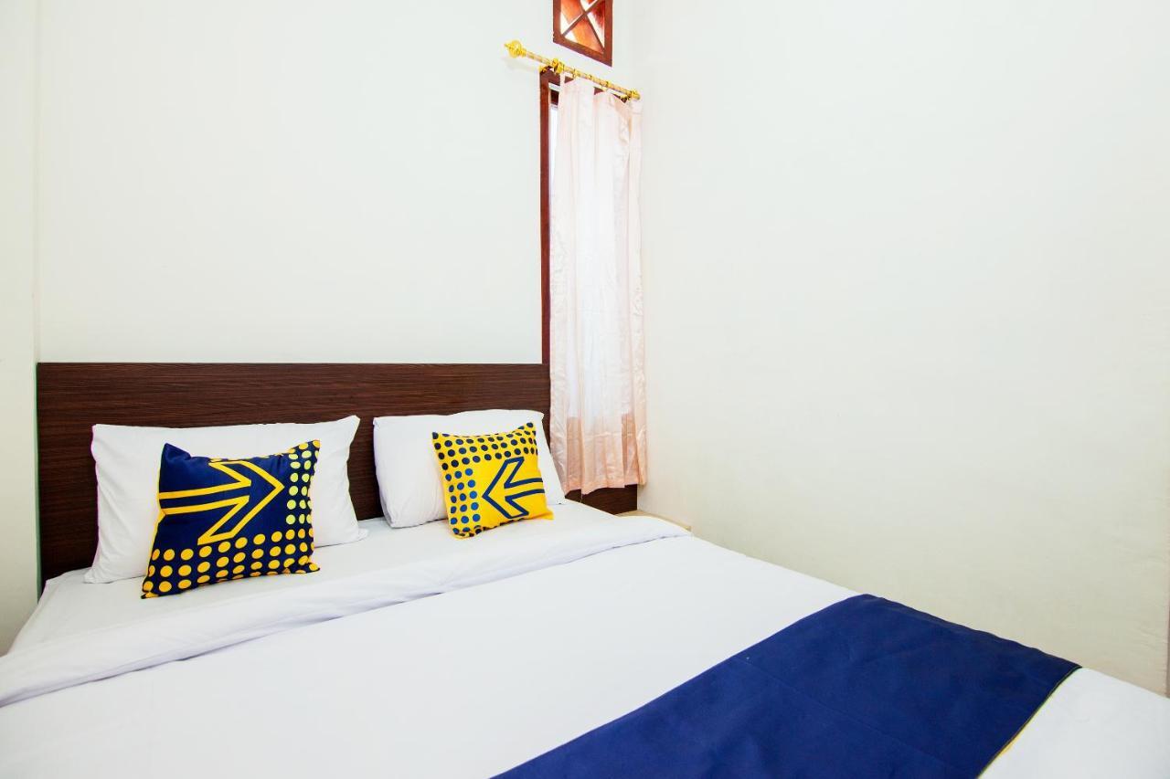 Oyo 2220 Pink'S Guest House Tarutung Zewnętrze zdjęcie